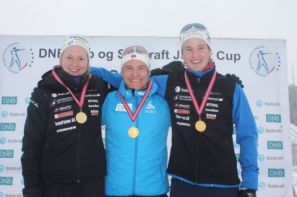 Heidi Flo Bødal, Håvard Gutubø Bogetveit og Jarle Midthjell Gjørven tok gull på mix 17-21. Foto: Team Statkraft Nordfjord